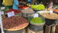 Harga cabai merah di Kota Medan semakin "pedas" seiring dengan seringnya turun hujan.