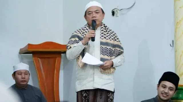 Gubernur Jambi, Al Haris melaksanakan safari Ramadhan 1446 Hijriah di Masjid Al Aqsho, Kelurahan Ulu Gedong, Kecamatan Danau Teluk, Kota Jambi, Minggu (9/3/2025) malam.